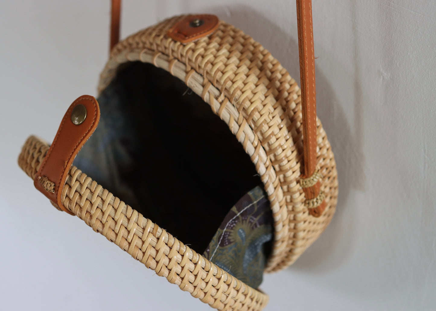 Boho round rattan crossbody bag