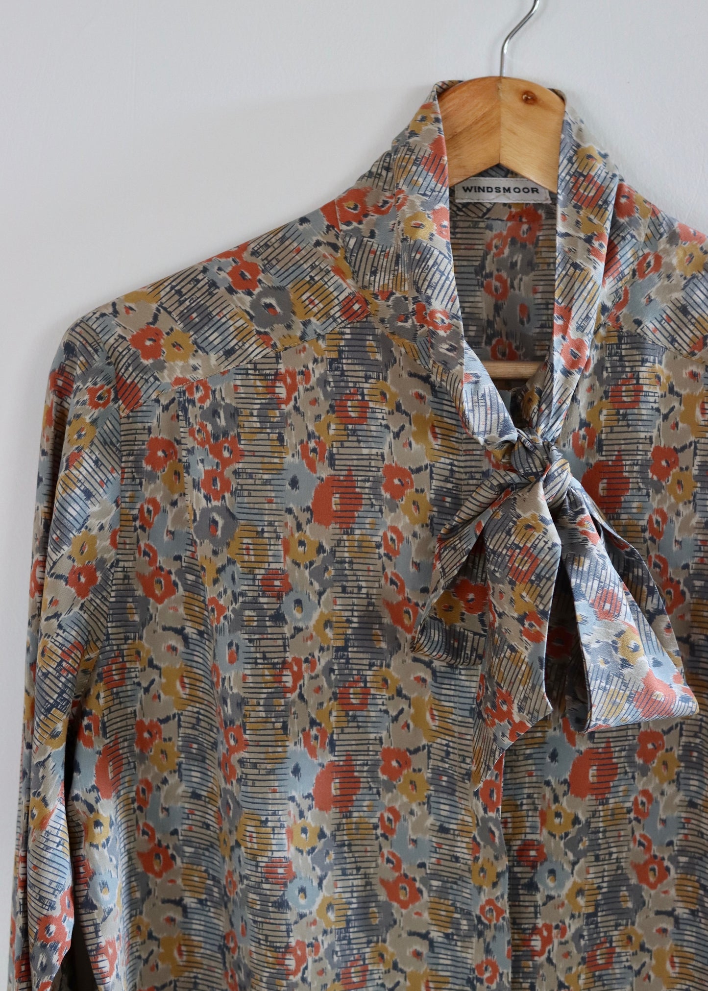 Windsmoor Floral Print Pussy Bow Blouse | 1970s