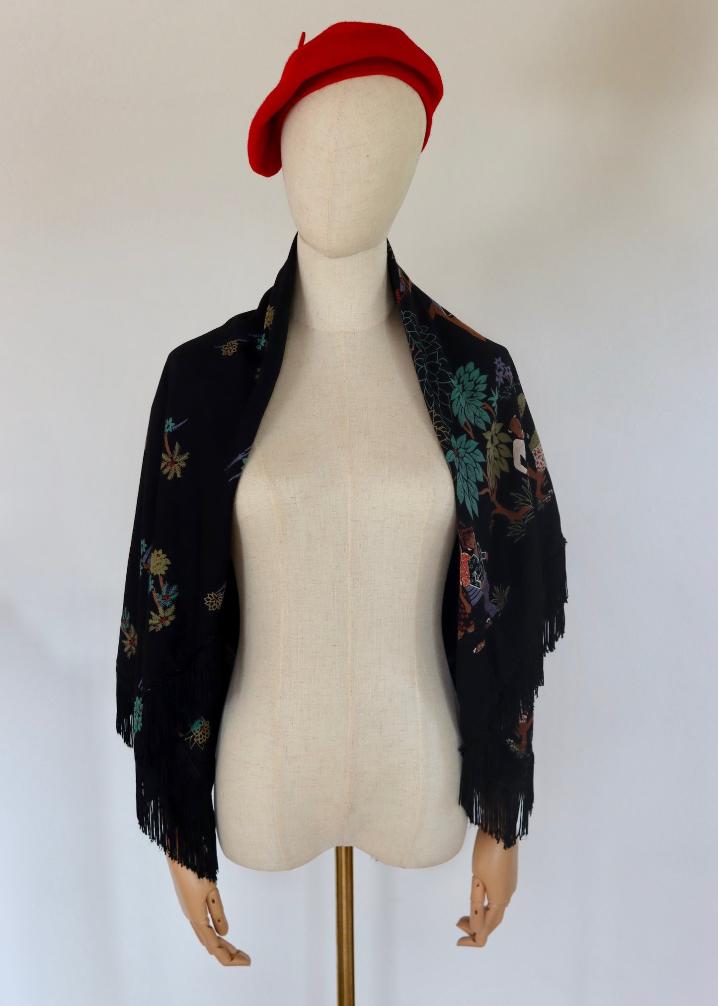Early–mid 20th century vintage fringed novelty-print shawl