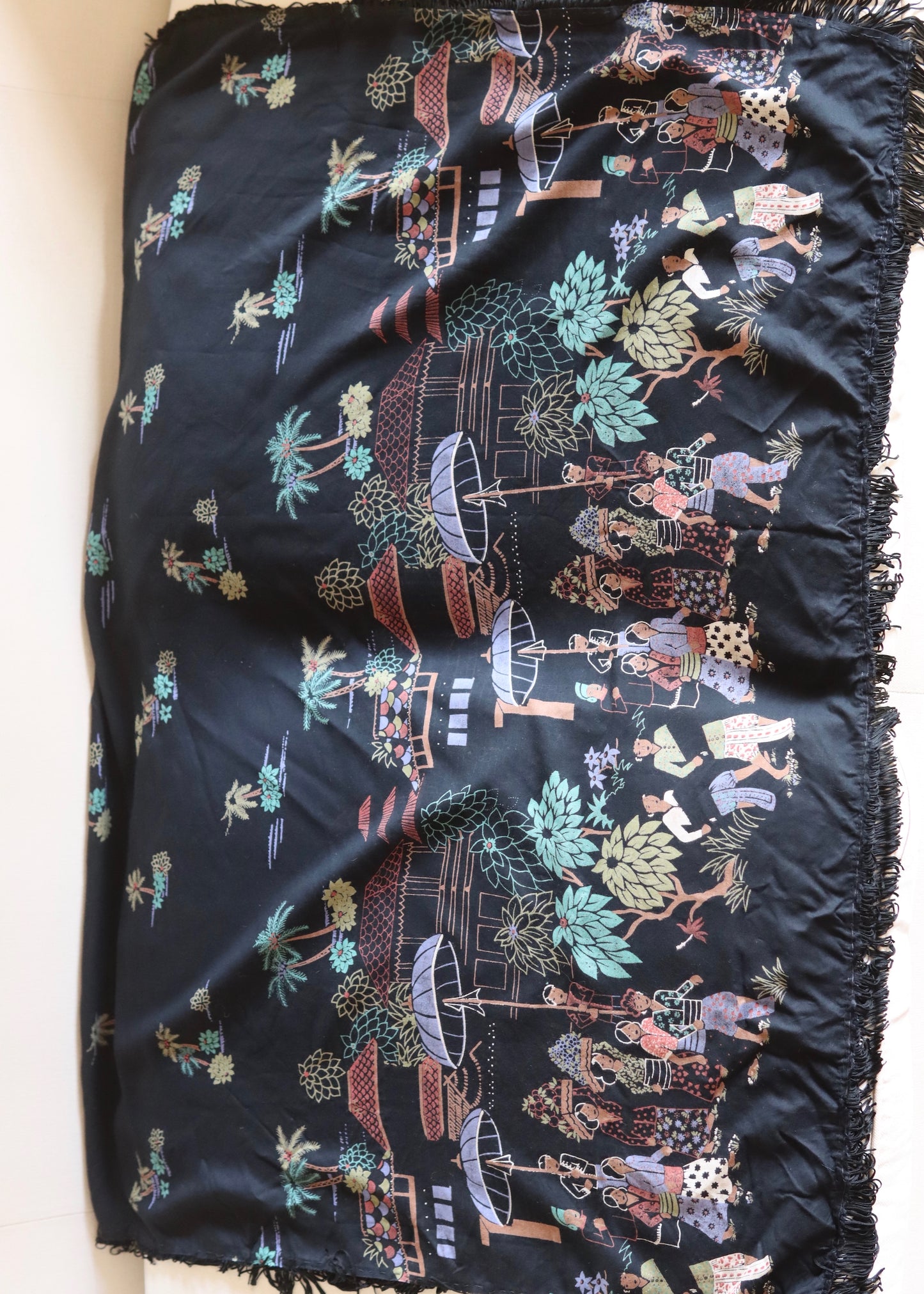 Early–mid 20th century vintage fringed novelty-print shawl