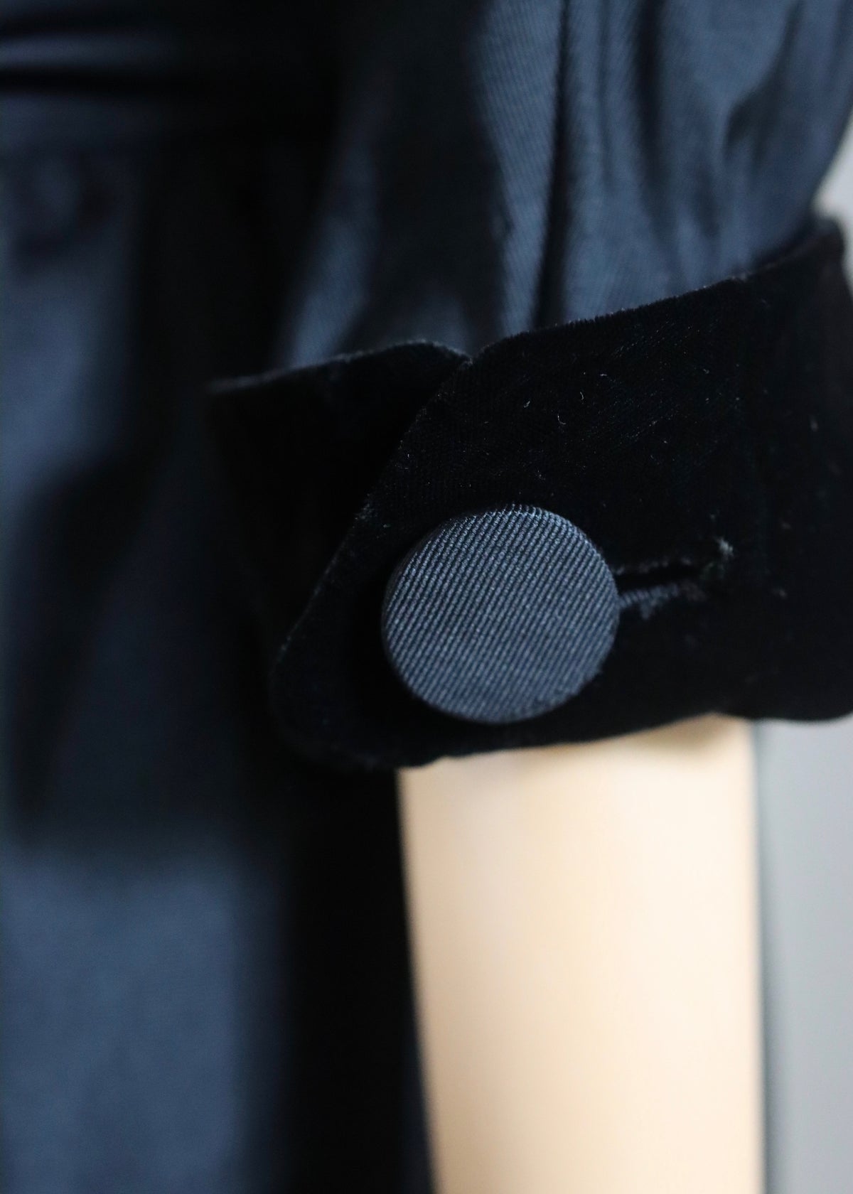 CEIL CHAPMAN | 1950s Black Cocktail Dress