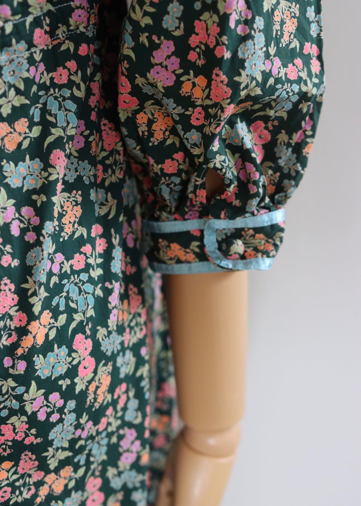 Fine Feathers Cotton Floral Prairie 1970s Dress