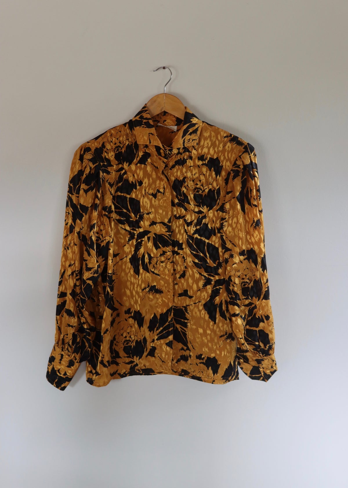 MONA International 80s Gold Print Blouse