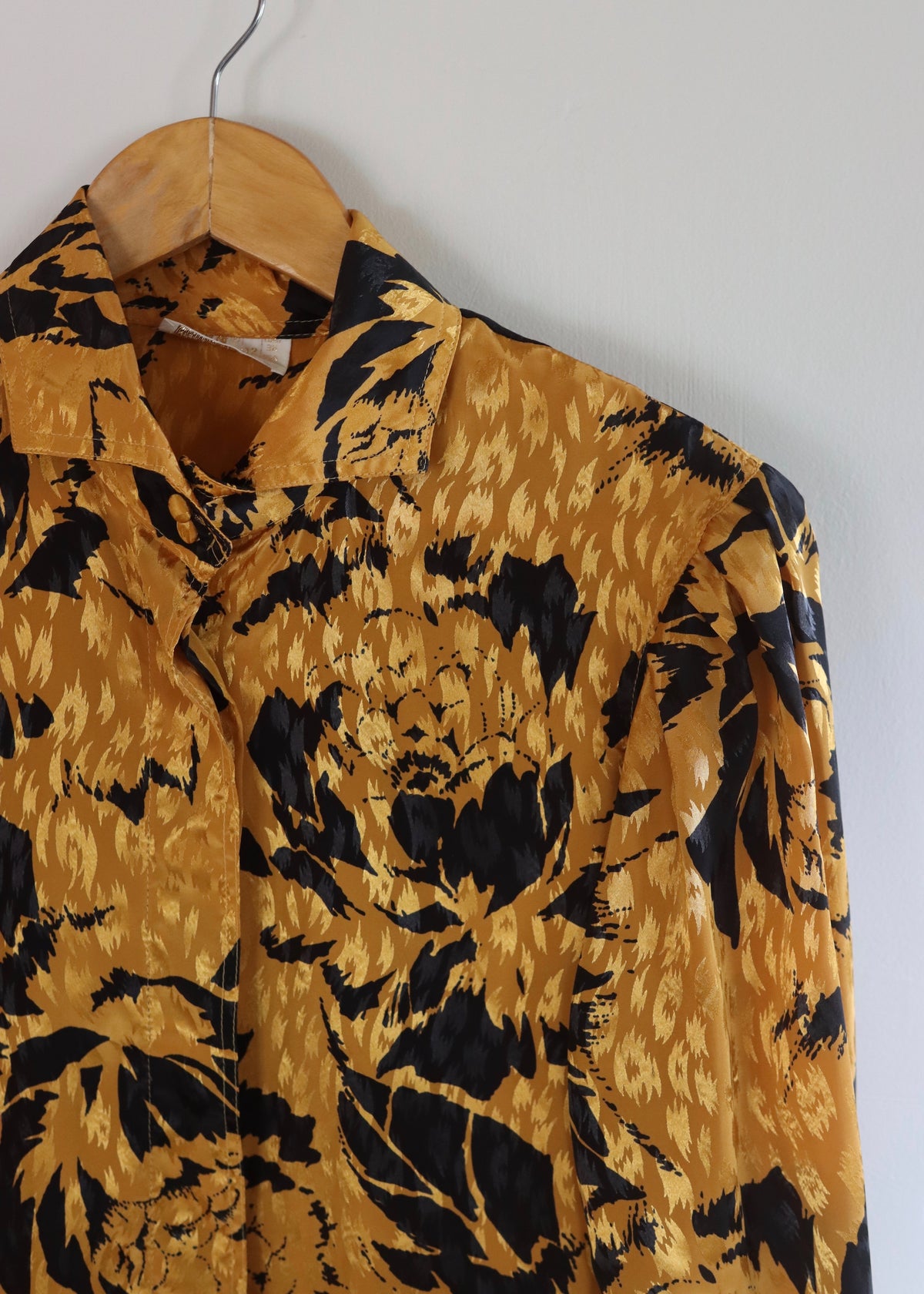 MONA International 80s Gold Print Blouse