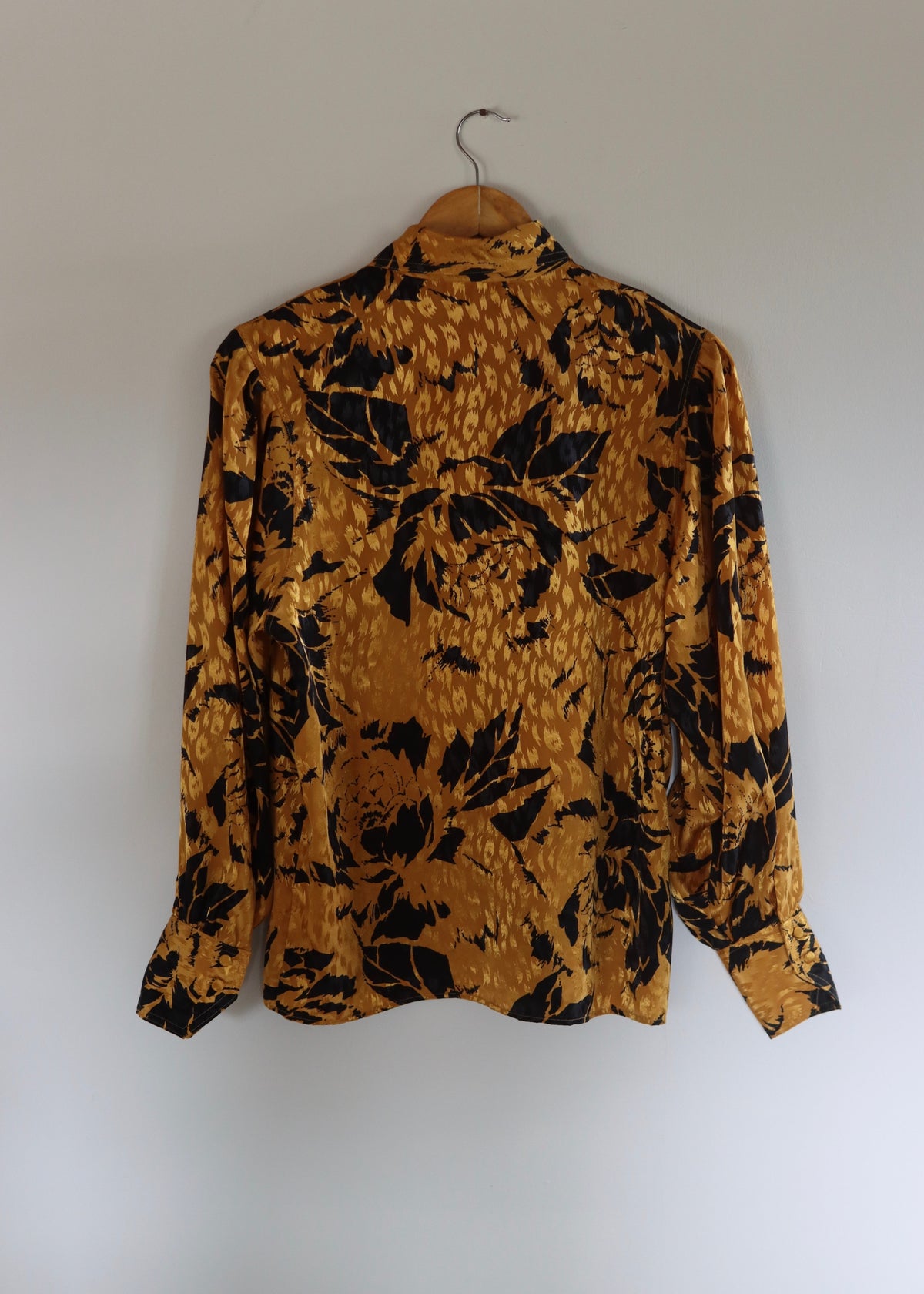 MONA International 80s Gold Print Blouse