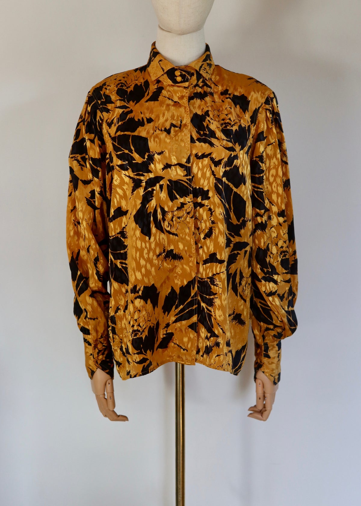 MONA International 80s Gold Print Blouse
