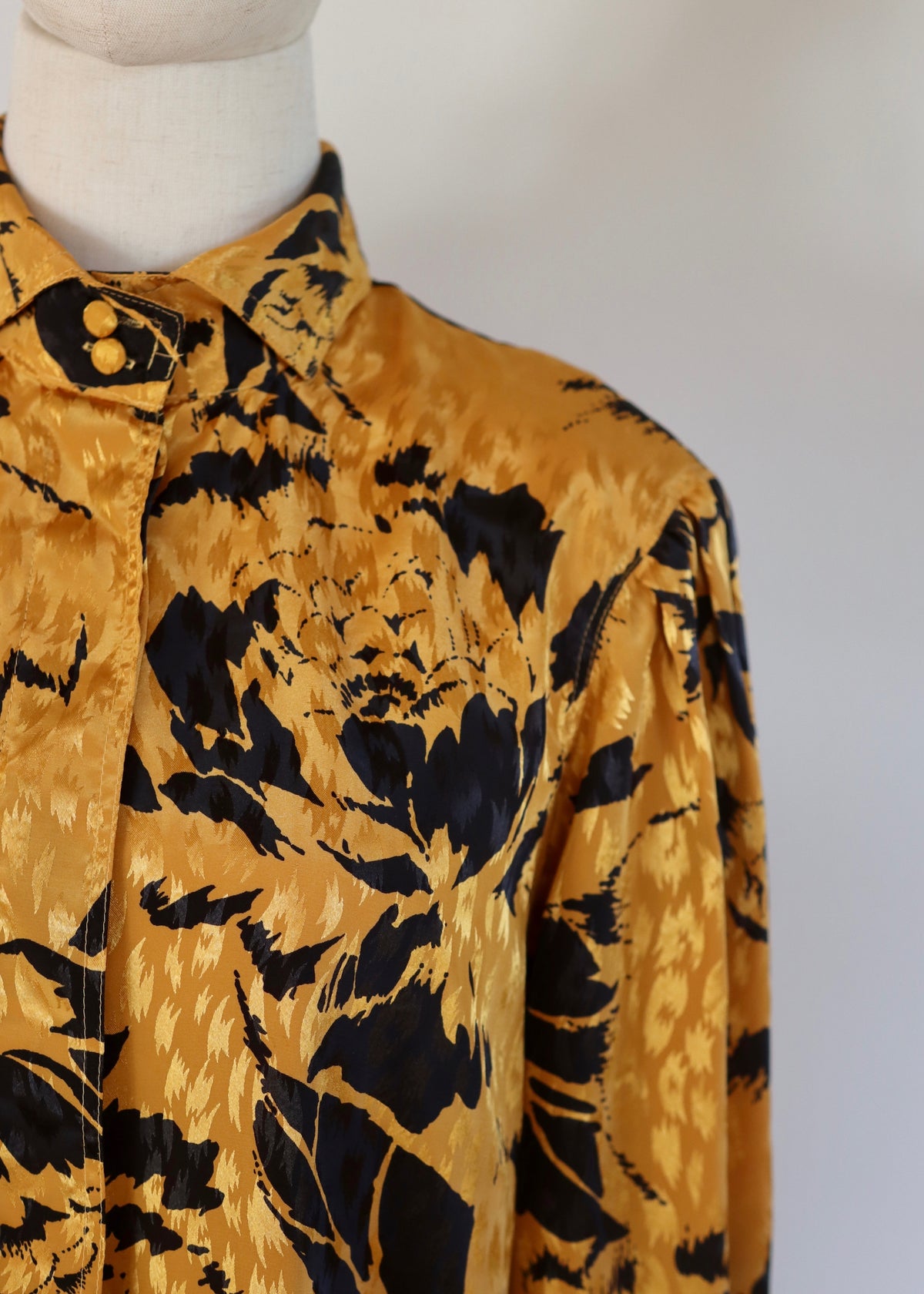 MONA International 80s Gold Print Blouse