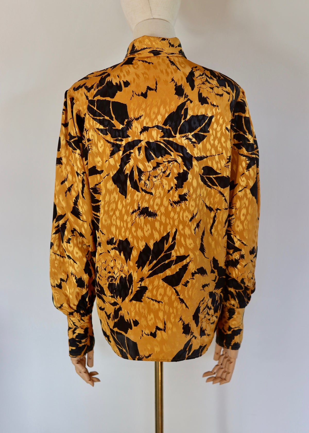 MONA International 80s Gold Print Blouse