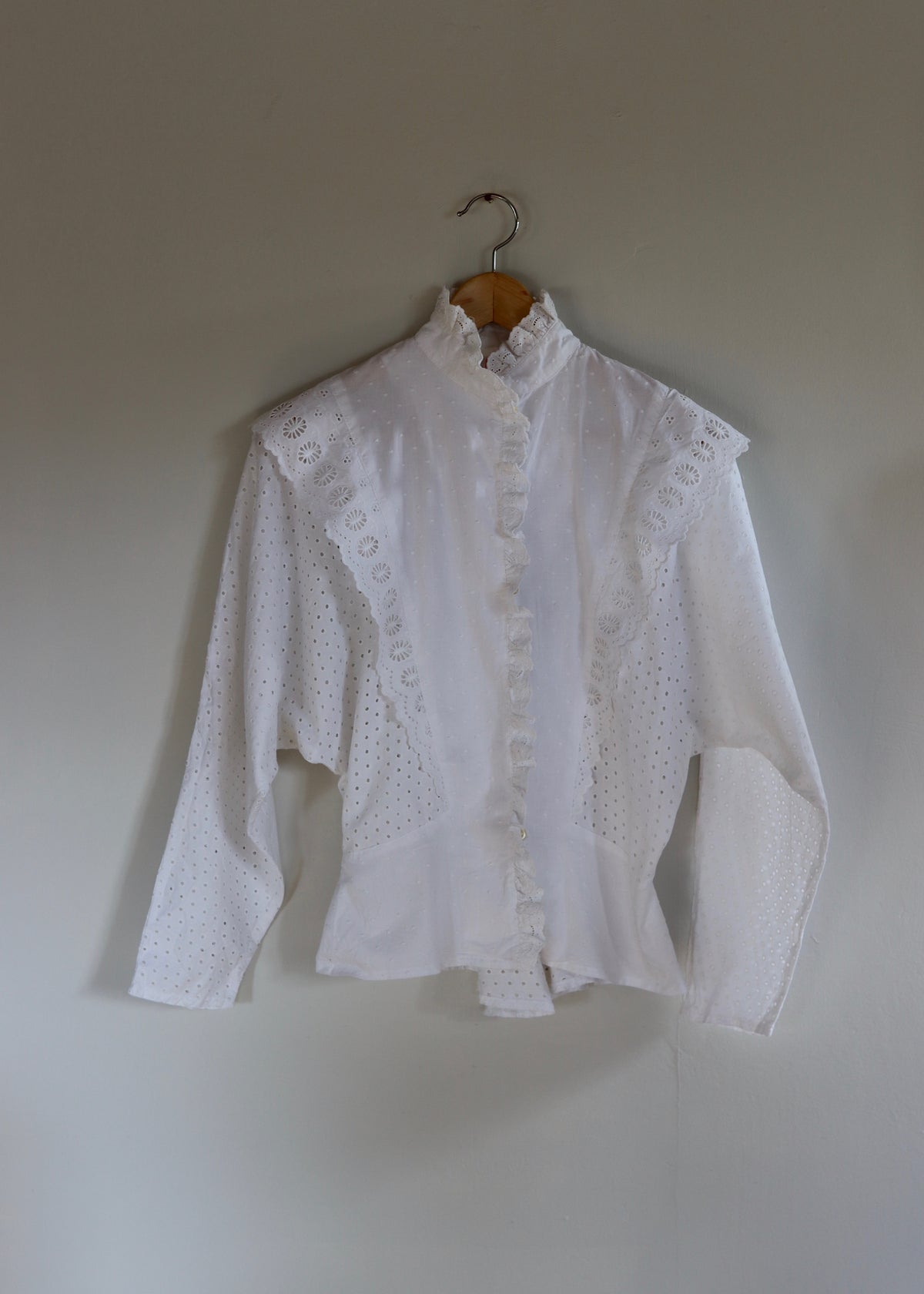 Mondi 1980s Broderie Anglaise Victoriana Ruffle batwing Blouse